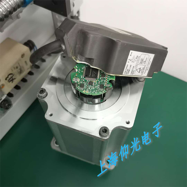 ËÅ·þµç»úάÐÞ