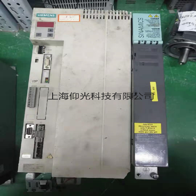 ���������������ص�Դ��ѹ���ⳣ������