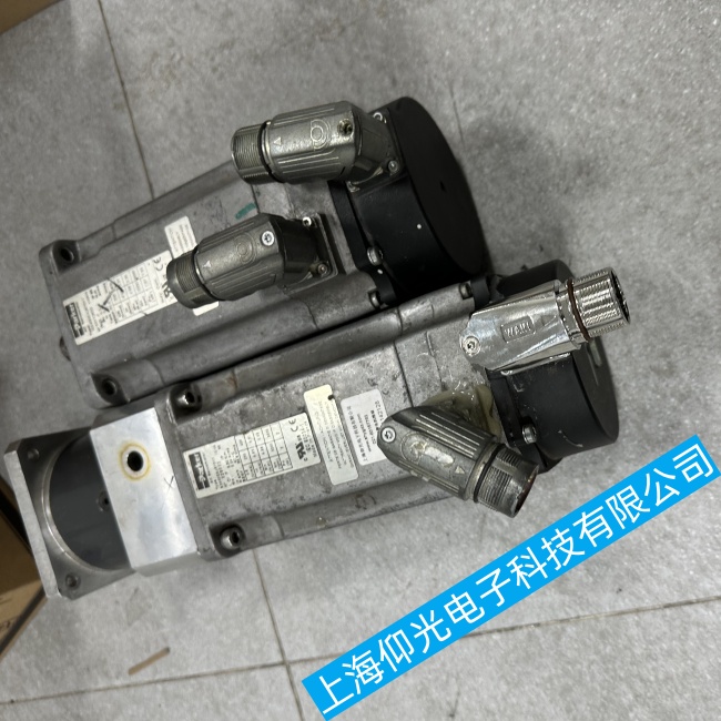 ËÅ·þµç»úάÐÞ